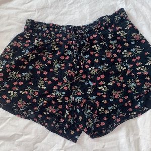 American Eagle Flowy Floral Print Shorts